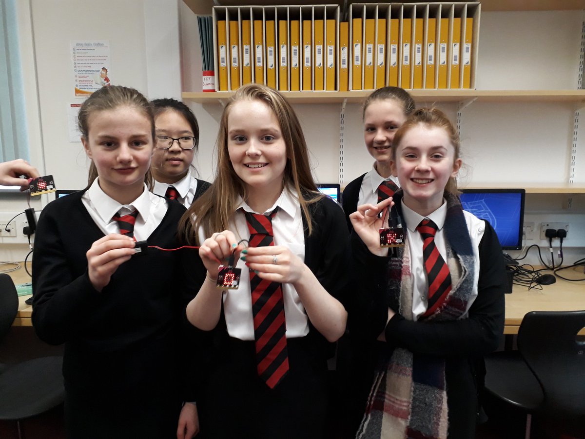 stjoacad_tech's tweet photo. S1 pupils having fun today coding our new Micro:bits to play Rock, Paper, Scissors #workingtogethermakesgreatlearning #becurious https://t.co/pLeQx8AH4s