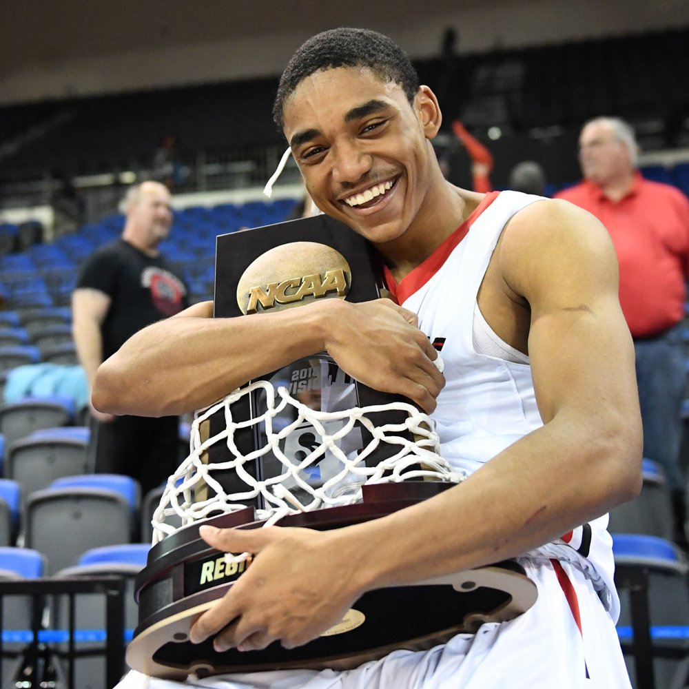 ESUWarriors's tweet photo. MBB: 10 of our favorite images + full photo gallery from the first regional title in program history on Tuesday night in Virginia.  ESU 84, Shippensburg 72. 

IG: https://t.co/GS8EfepE0z 

Gallery: https://t.co/prySixAuI6 https://t.co/b9D9h0fkGc