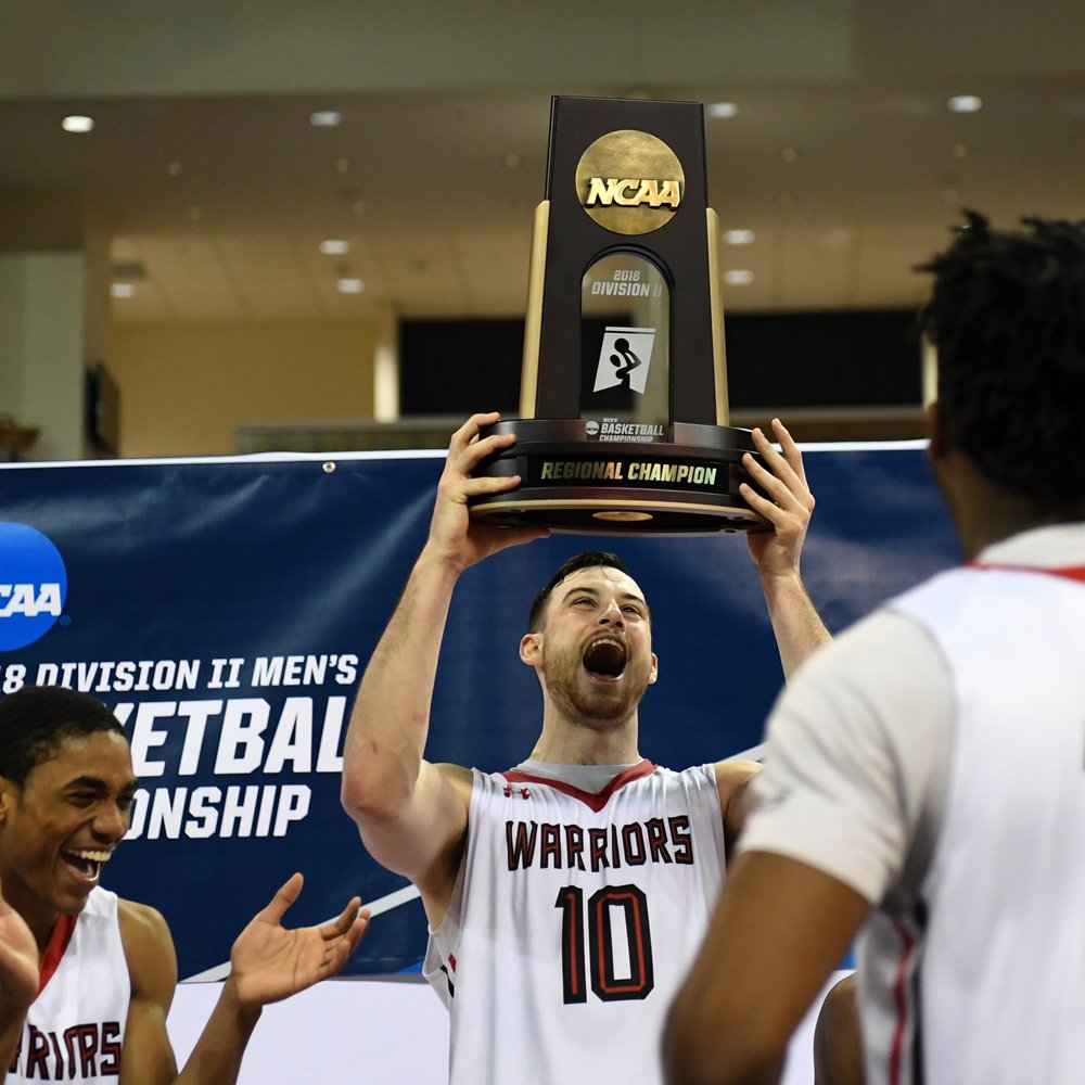 ESUWarriors's tweet photo. MBB: 10 of our favorite images + full photo gallery from the first regional title in program history on Tuesday night in Virginia.  ESU 84, Shippensburg 72. 

IG: https://t.co/GS8EfepE0z 

Gallery: https://t.co/prySixAuI6 https://t.co/b9D9h0fkGc