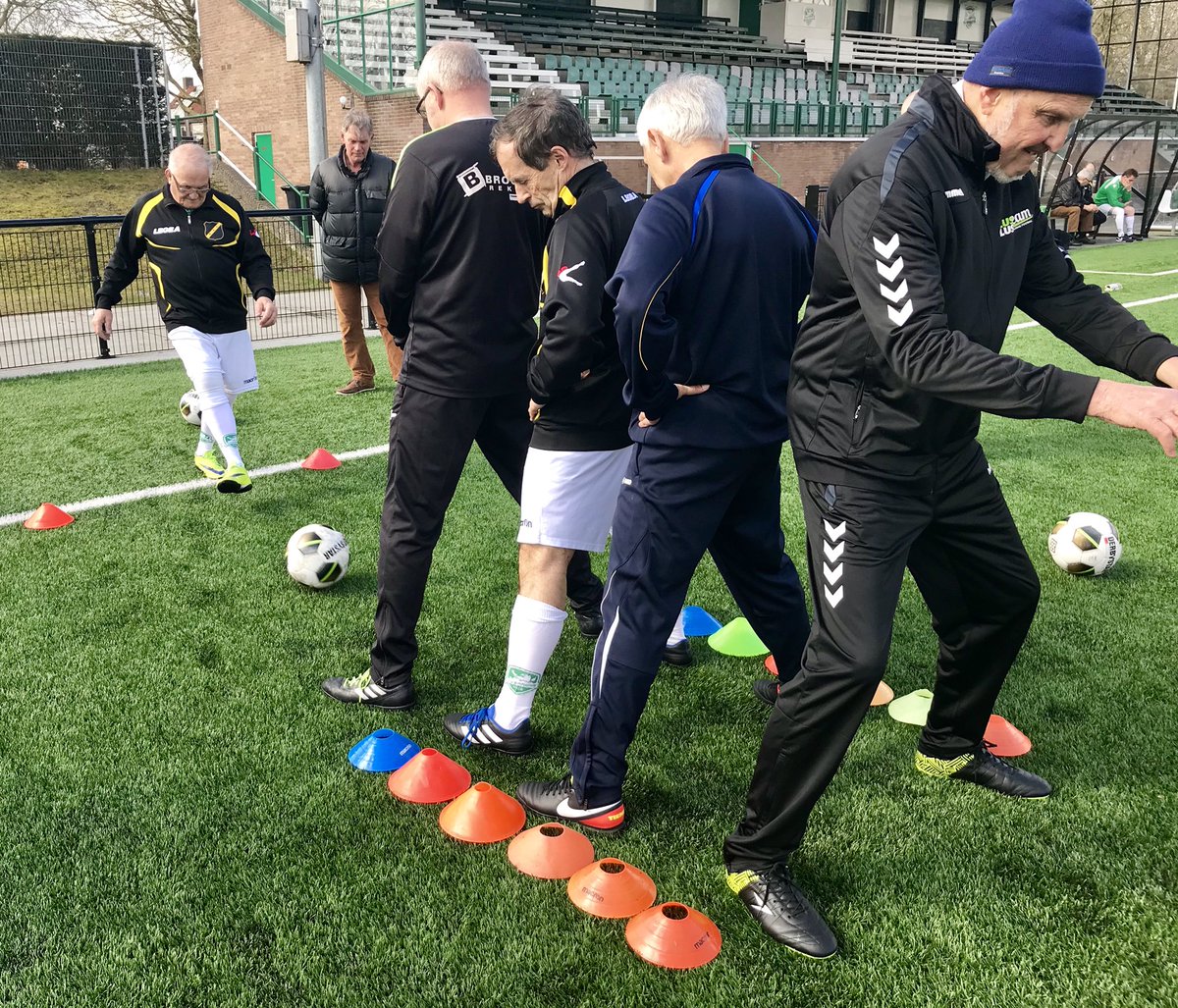 Athletic_Skills's tweet photo. Terugkomdag voor de ASM Walking football opstartcursus n Breda vv Baronie. Voor fitheid, gezondheid en plezier !!@Oldstars_nl @Ouderenfonds @RWormhoudt @BartLogchies https://t.co/kygTuxOe1F