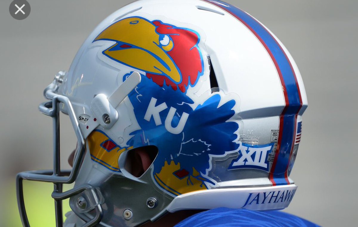 BrysonBonds_'s tweet photo. i will be visiting both kansas state and kansas today💪🏽 https://t.co/n30psC9SP5