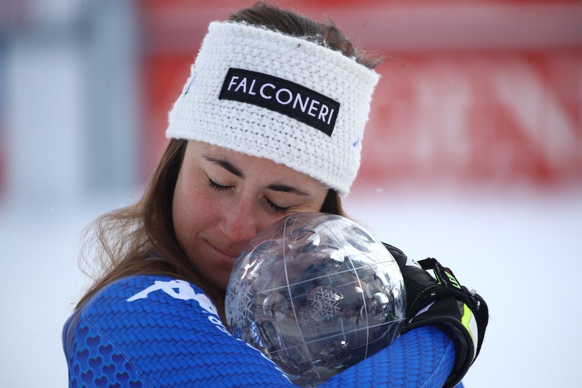 ItaliaTeam_it's tweet photo. Tutta tua Sofi. 💙💙💙🏆

#ItaliaTeam #Goggia #fisalpine @goggiasofia https://t.co/xtlfcyChuH