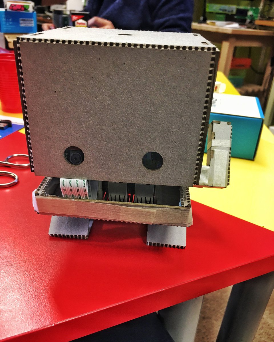 #instadaily #instagramhub #follow #photooftheday #igdaily #picoftheday #igers #bologna #emiliaromagna #sanpietroincasale #tjbot #robot