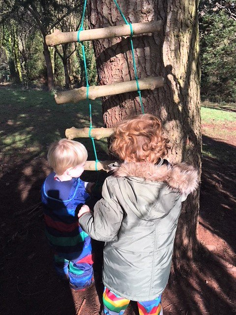 JRDiscoveryTree's tweet photo. New rope ladder to investigate, also doubles as a xylophone in the music tree! Genius.
Inspiration from @badgerbristol and @kindlinglily #discoverytree #forestschool https://t.co/VWFoIu8HOd