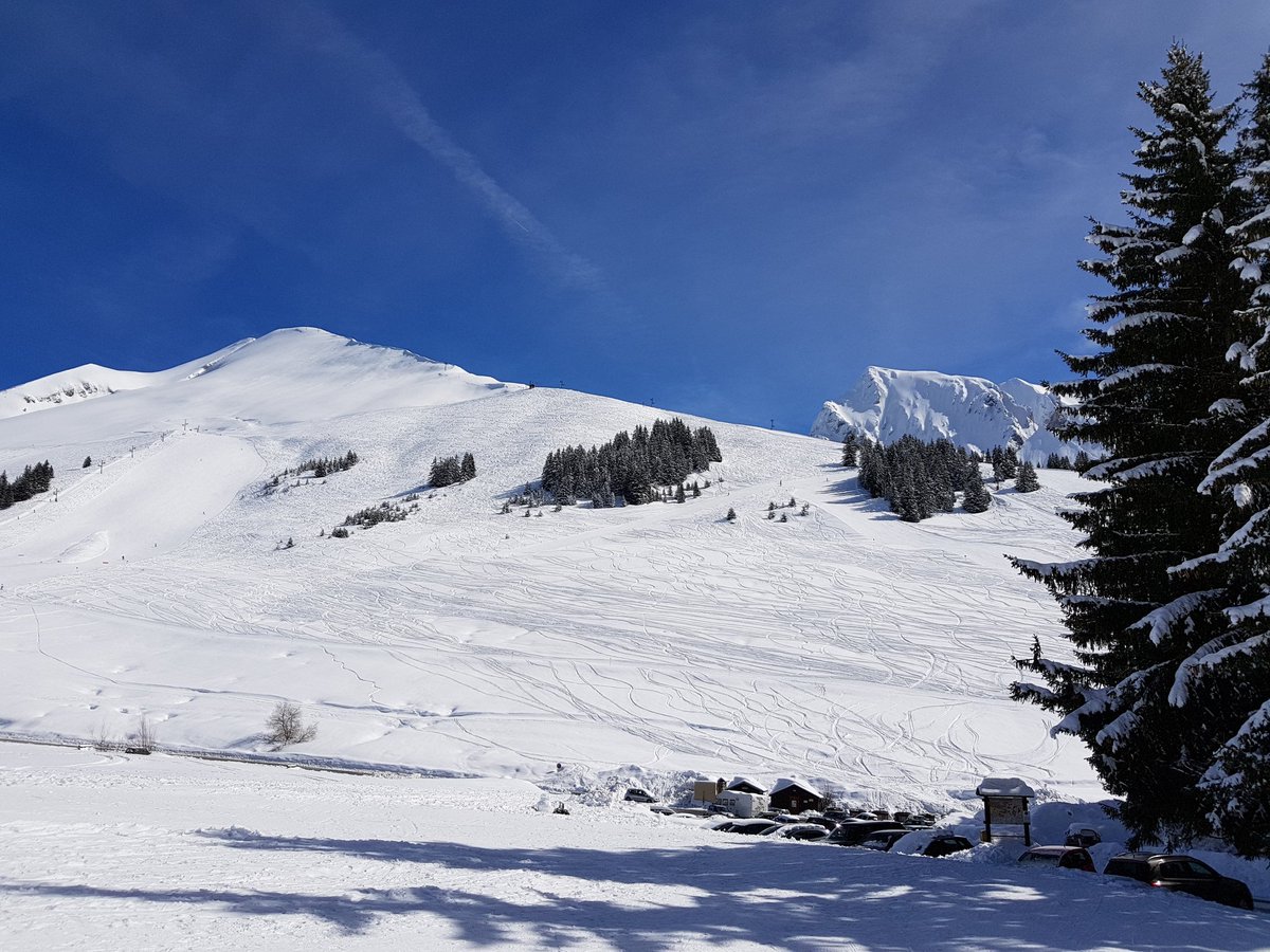 Une journée parfaite à Manigod, ça ressemble à ça 😎 #mymanigod #annecymountains #savoiemontblanc #neige #snow #ski