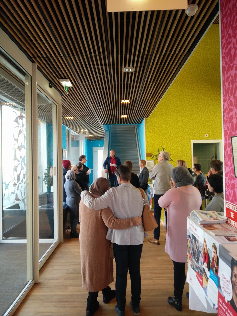 LotteDOCK's tweet photo. Mooie woorden bij her-opening van #computerruimte door Peter Haver van @Digiwijs030 en onze wethouder @kdiepeveen #Computerfeestje met aandacht in ontmoeting, delen en verbinden. Dank aan de @GemeenteUtrecht @Digiwijs030 en wijkbewoners #samenstaanwesterk https://t.co/3vbdmWb39d