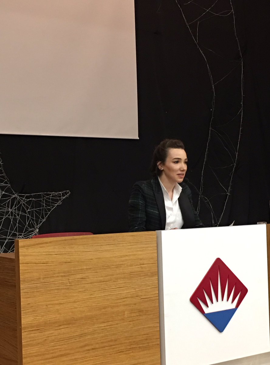 Master6 programı kapsamında Mimar Işın Malatyalı öğrencilerimize sunum yapıyor...