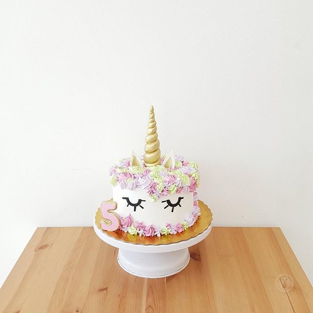 LaCocinadeIn's tweet photo. Unicorn cake for days🦄💜 ¿Cuales son sus colores favoritos para un unicornio? #LaCocinaDeIn #BakeryRD #unicornCake https://t.co/qCl1s8Xmty https://t.co/fB0zTRyHfm