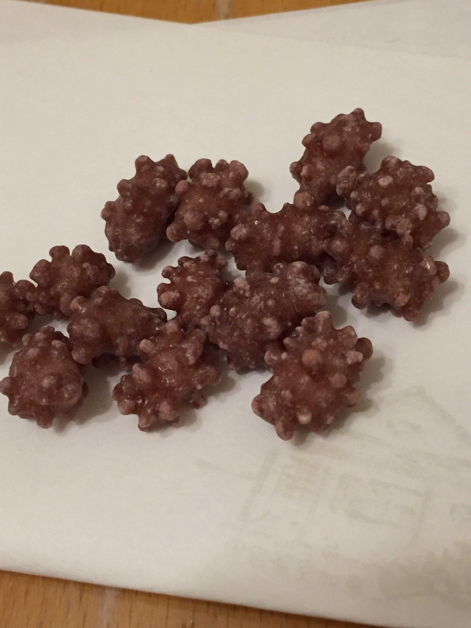 くつなじゅんこ これなんだ 戦国期から食べられてて信長さんも好きだったよね これはおはぎ金平糖 緑寿庵清水 T Co Zrgccimwng Twitter