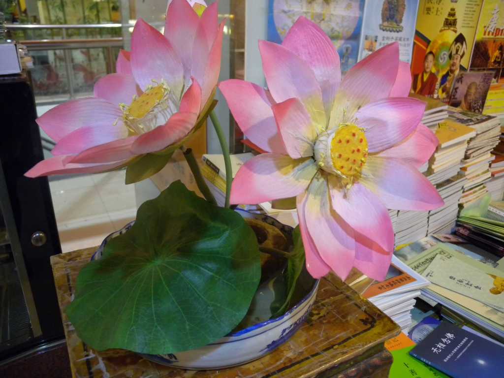 uncanny china rachelceramics.com/2013/01/12/str…