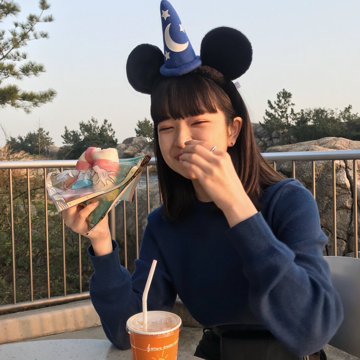 mei_tnk's tweet photo. 夢の国の食べ物は0カロリーなので😅 https://t.co/KxTbuYVvk2