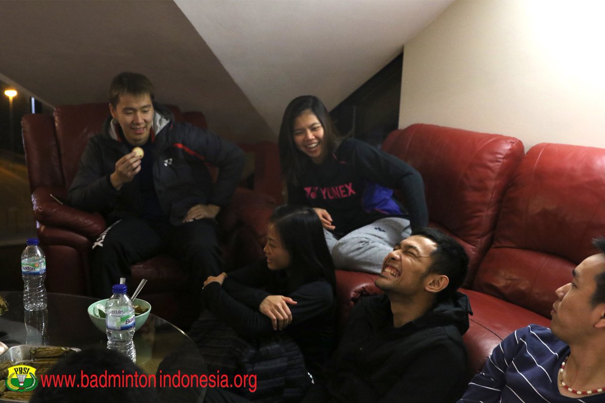 INABadminton's tweet photo. Mengadiri undangan makan malam Dewan Penasihat PP PBSI, Hamid Awaludin tadi malam. (3) #AllEngland https://t.co/AwnxvPa90o