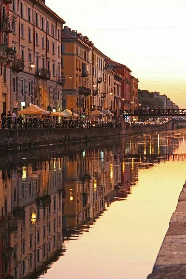 T'ho amato con pietà
Con furia ti ho adorato

Tutto puoi dire di me
Tranne che t'ho evitato

#MarzoCon 

Testori

#14Marzo

Naviglio Grande Milano

<a href="/TurismoLett/">Turismo Letterario</a> <a href="/Robinson_Rep/">Robinson di Repubblica</a> <a href="/LucaDurelli/">Luca Durelli</a> <a href="/lucy_esposito/">Lucia Esposito</a> <a href="/Elisadibaggio/">Elisa</a> @LelysaBelle
