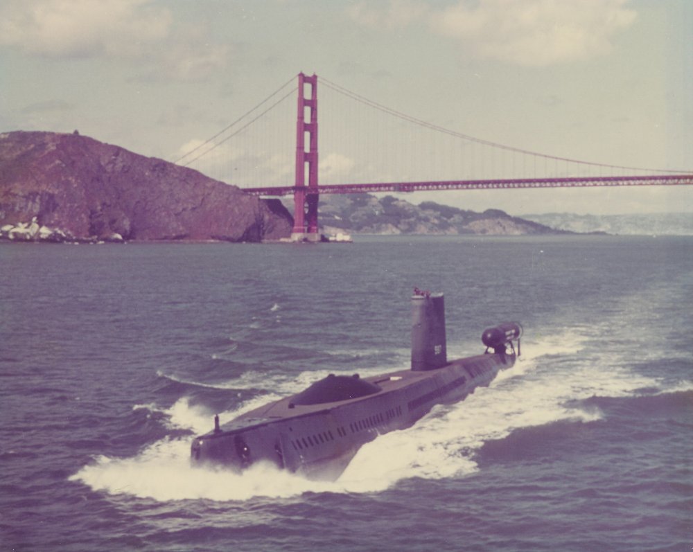 C’est ainsi qu’en octobre 1971, l’USS Halibut, un sous-marin spécialement modifié pour ce type de mission, appareille pour la mer d'Okhotsk.