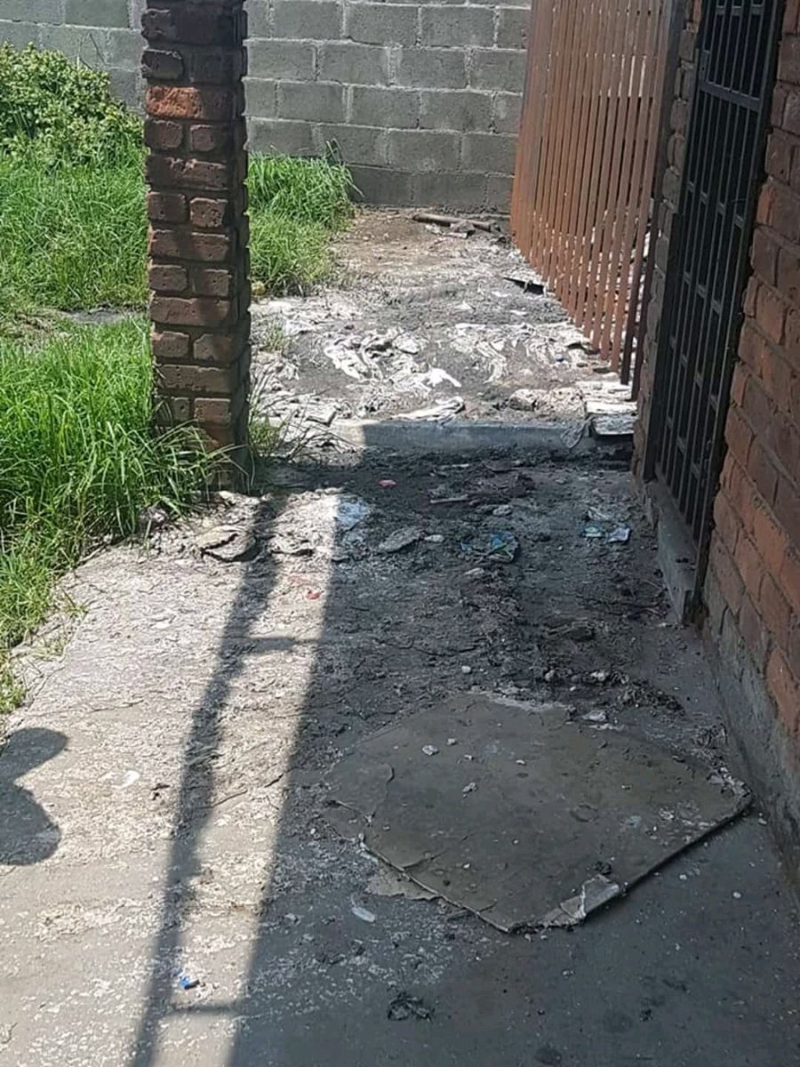 AdvoBarryRoux's tweet photo. This is the situation that has caused Lindile High school in Ermelo Mpumalanga to be shut down by health inspectors, those in charge are not doing anything while children have not been able to go to school for more than 2 weeks now. https://t.co/3meOiMEiCd