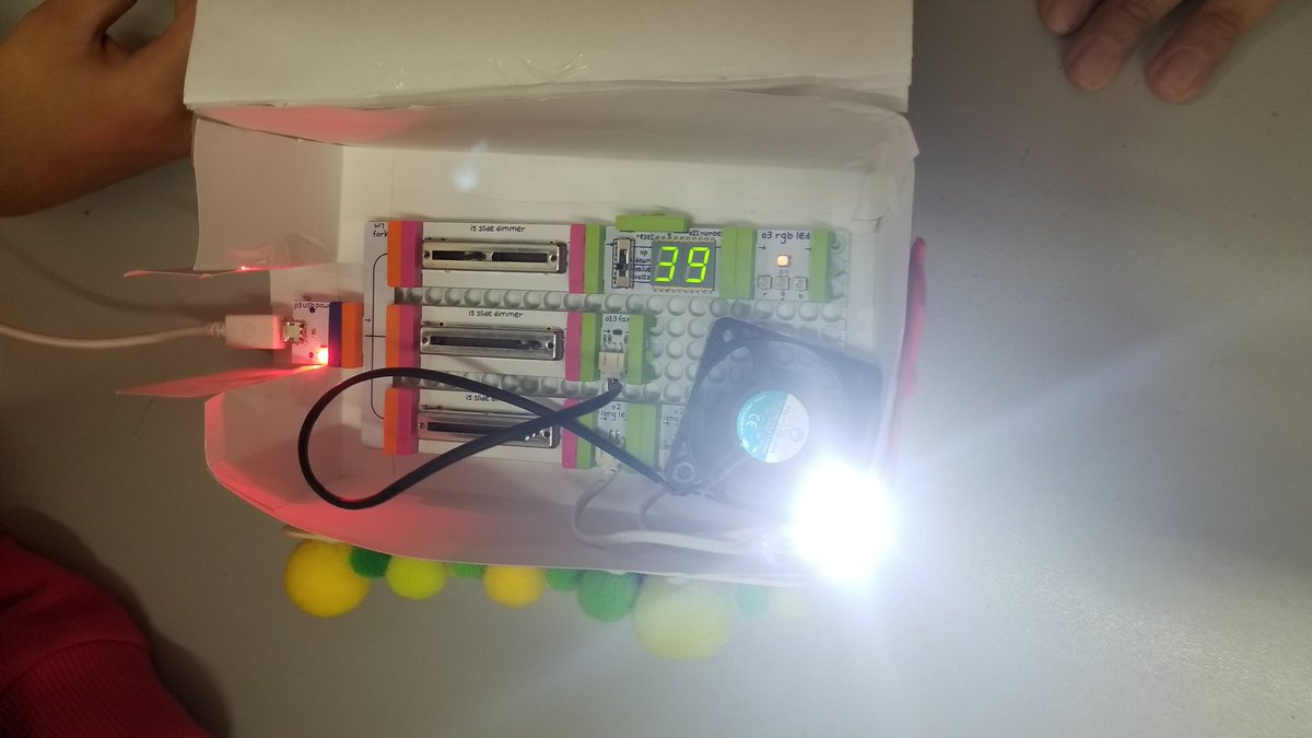 mrstedstone's tweet photo. Creations part 2! #ltwatdsc #learningtechnologiesweek @littleBits https://t.co/zlE454Lrqt