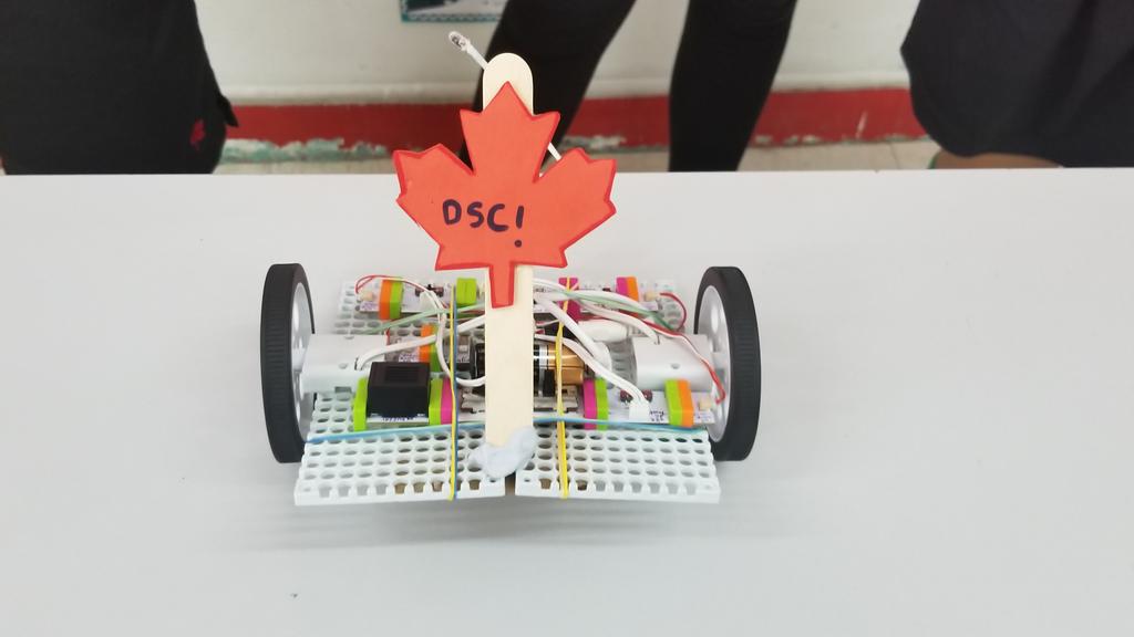 mrstedstone's tweet photo. Creations part 1! #ltwatdsc #learningtechnologiesweek @littleBits https://t.co/Fbw5wKRbAG