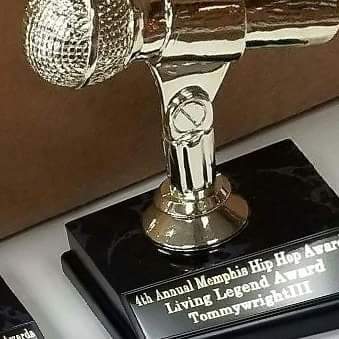 TommyWrightIII's tweet photo. Got the golden mic https://t.co/q9q8521Z47