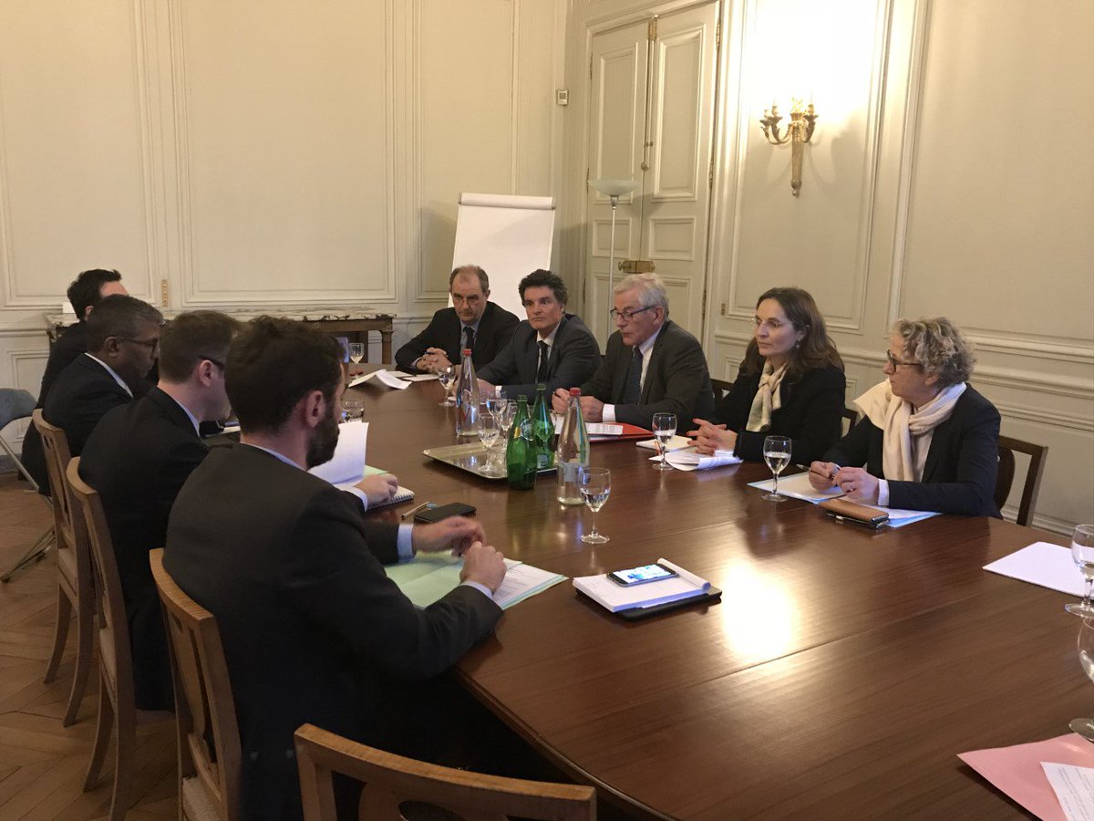 HervePellois's tweet photo. Rencontre entre les députés #bretons de la majorité avec les membres du  cabinet de Jacques Mézard pour évoquer le sujet des #dentscreuses. https://t.co/CG4LPtjz4n