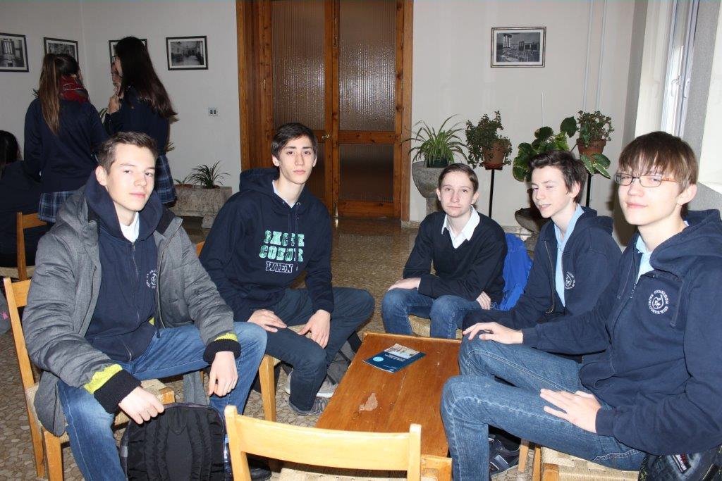 gymscwien's tweet photo. Greetings from our junior's language trip to Spain! For more pictures & updates visit our FB-page @ https://t.co/68gOKxj0Cb … @gymscwien @CSC_Granada #languagetrip #wearesacredheart https://t.co/6MvlVQ08Mx