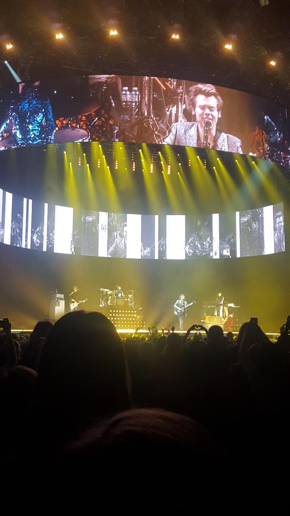 issytaylor05's tweet photo. Paris 13/03/18👌💙 https://t.co/etQcLOuJUW