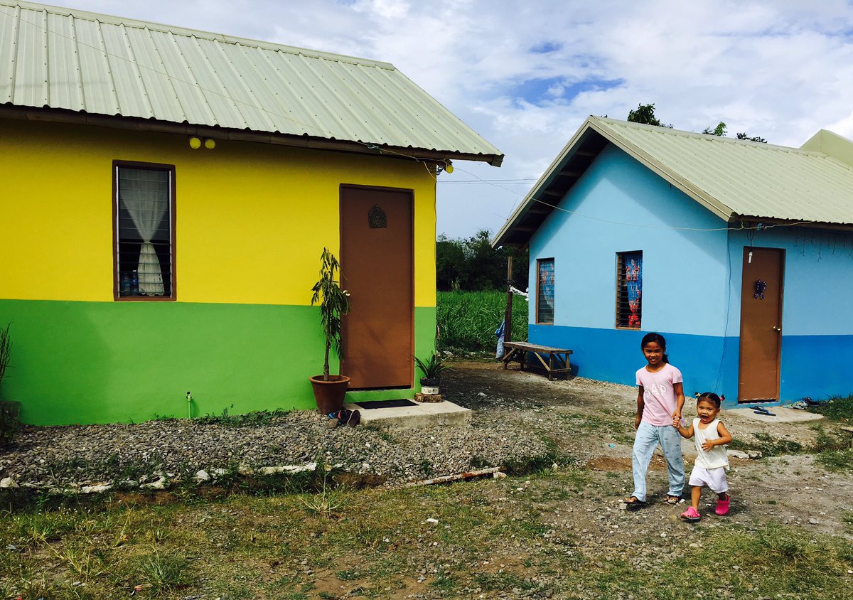 HiltiFoundation's tweet photo. #BASEbahay: From #bamboo harvest to bamboo houses #affordable #sustainable #resilient #socialdevelopment #Philippines https://t.co/Rsdvpar8UW