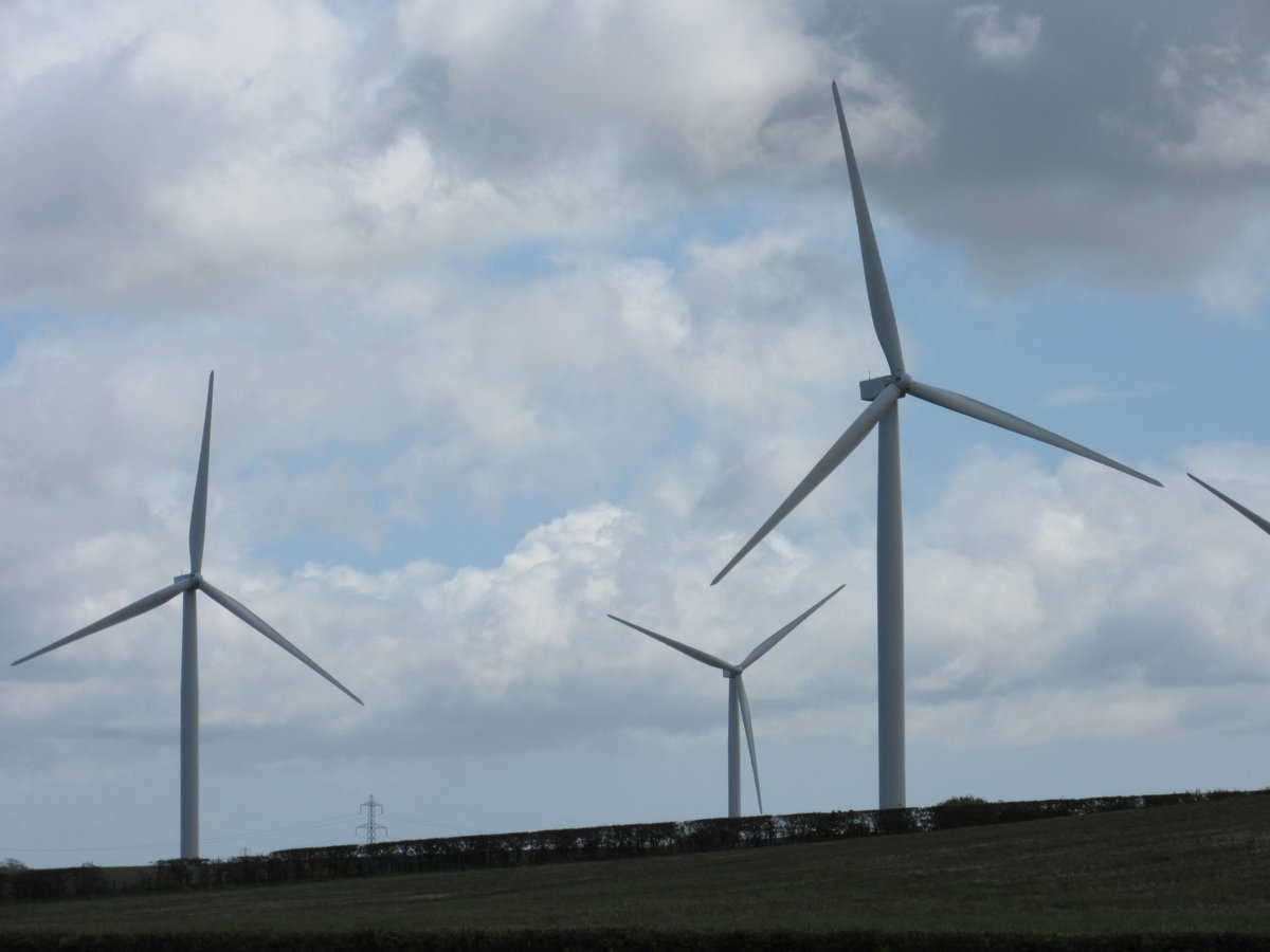 PeterRoche3's tweet photo. Fuel poor homes in Scotland could benefit from a new community-owned onshore wind farm set to open in East Lothian later this year, under an innovative new Scottish government-backed scheme. https://t.co/QuacJsZFps https://t.co/nIKbytxCc5