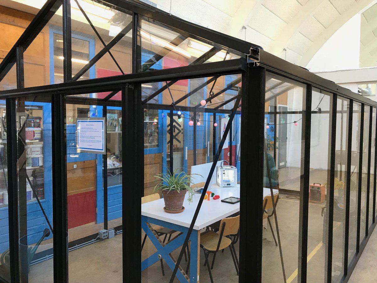 Doodle3D_app's tweet photo. #students from @UTwenteCreate will visit @Doodle3D_app today in our new meeting space @vechtclubxl to discuss how we can add #gamification concepts to #Doodle3DTransform. https://t.co/MO7hJbp53n