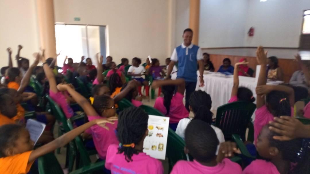 #GMW2018 underway. Children at Lohana Academy answer questions related to money history. #hermoneymatters