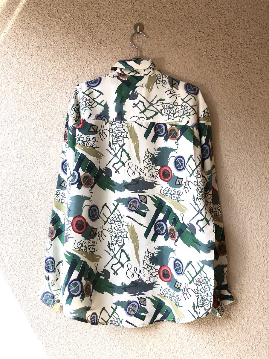 ragla_magla_s's tweet photo. RAGLA MAGLA 下北沢

old "abstract pattern" silk  shirts

¥4,800(tax in)

#raglamagla #shimokitazaw #used #vintage #ラグラマグラ #下北沢 #下北 #古着屋 #古着 # shirts #patternshirts https://t.co/xkvfZHaoWq