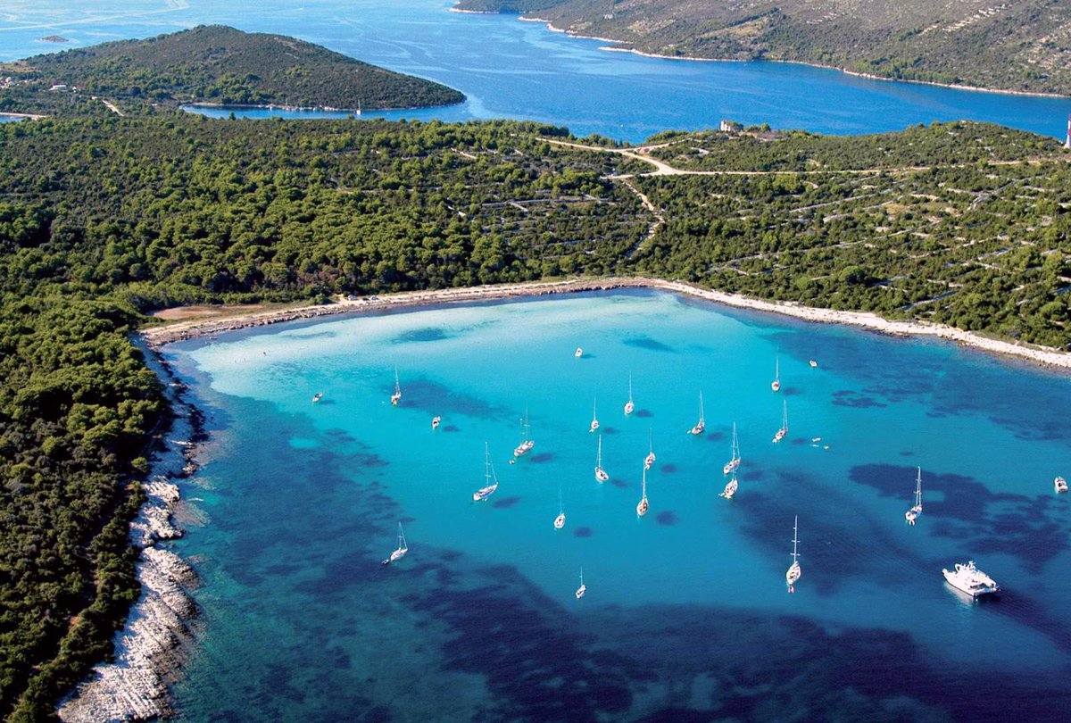 #Croatia - a perfect sailing Paradise for any traveler 
#pekleniisland #travelblog #travellers #travel #traveldairies