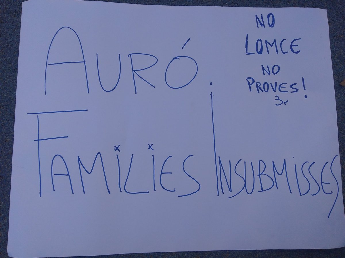 ajuanmarti1's tweet photo. Davant l' evidència LOMCE les famílies escola Auro s' organitzen. Insubmissió a les proves tercer. Ni lomce ni LEC ni retallades! @Xarxaei @USTECSTEs @FaPaCcat @assembleagroga https://t.co/jVQ10chuvW