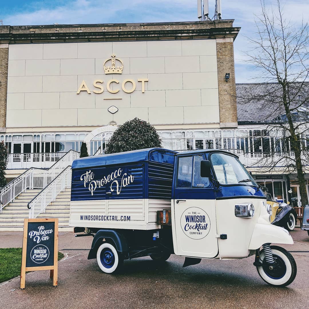 windsorcocktail's tweet photo. Ascot + The Prosecco Van = Is there a greater duo? Get in touch now to see how we can make your special event the talk of the town! info@windsorcocktail.com 🥂🍾 #proseccovan #windsorcocktail #ascot #mobilebar #ascotraces https://t.co/acQzfrmSyA