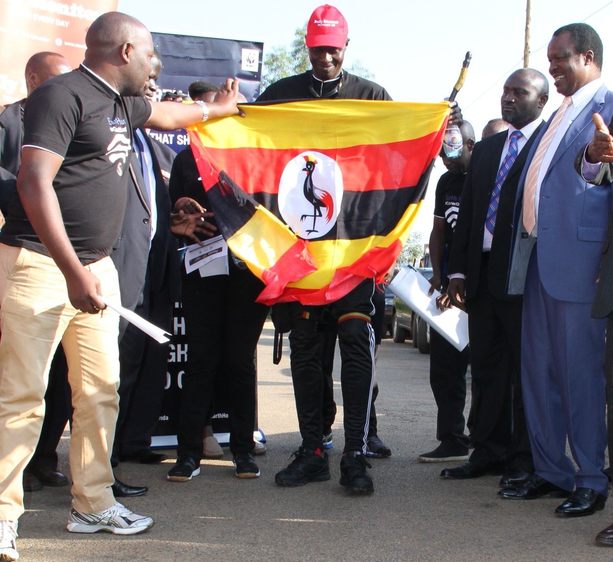 WWFUganda's tweet photo. Hon. Sam Cheptoris flagged off #EarthHourWalk tdy @min_waterUg HQs. The team walks 370km in 10 days from 14-24 Mar. Catch the walkers as they go thru Kla, Mityana, Mubende, Kyenjojo, Fort &amp; Kasese to raise awareness about climate change. 🌍#EarthHour #Connect2Earth @wwfafrica https://t.co/dcB1LluvJC