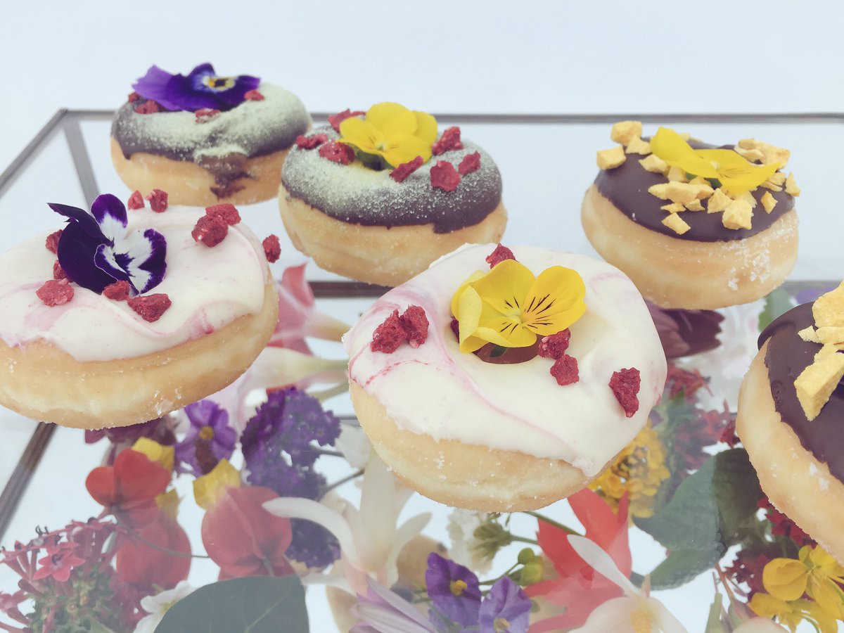deBarreveld's tweet photo. Benieuwd wat wij dit jaar weer aan #kuipplanten kunnen bieden? Koffie met wat lekkers staan voor u klaar op de Seasonal Trade Fair  @FloraHolland https://t.co/j99ystDQEO