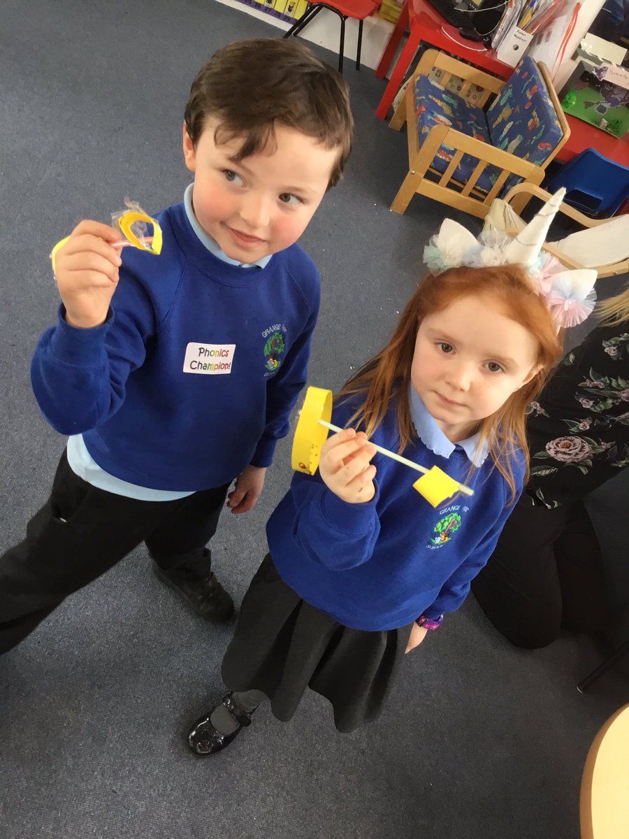GrangeEYFS's tweet photo. Such hard work and determination for the STEM glider challenge! #grangestem https://t.co/yBZOeDOpdW