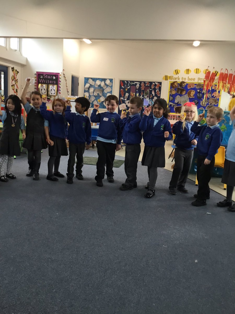 GrangeEYFS's tweet photo. Such hard work and determination for the STEM glider challenge! #grangestem https://t.co/yBZOeDOpdW