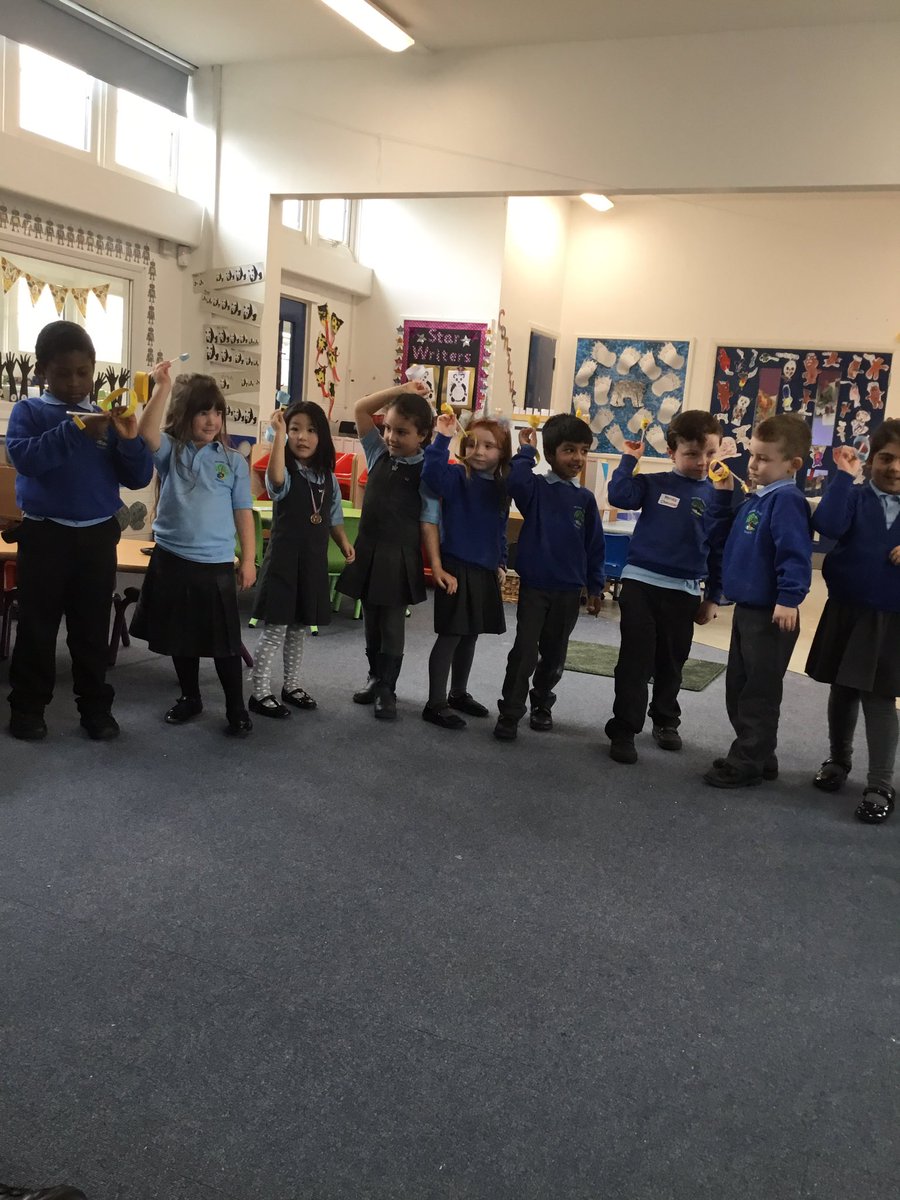 GrangeEYFS's tweet photo. Such hard work and determination for the STEM glider challenge! #grangestem https://t.co/yBZOeDOpdW