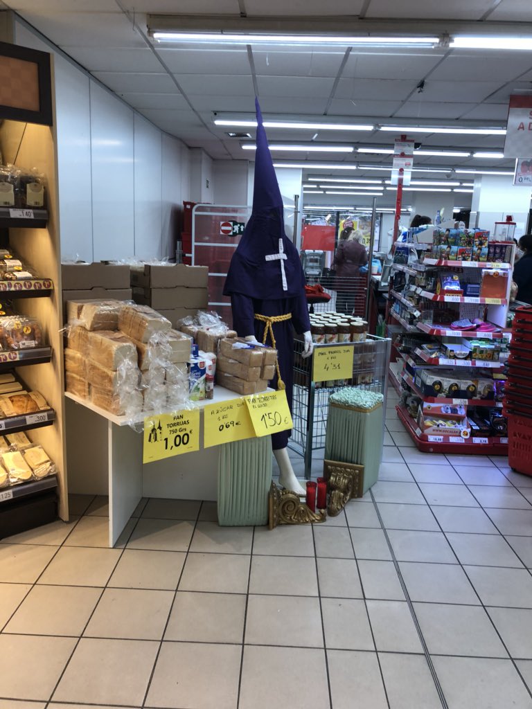 La Hermandad de la Macarena pediría derechos de imagen. La Hermandad del Nazareno podría hacer lo mismo... ¡Al coqui🍦coqui!