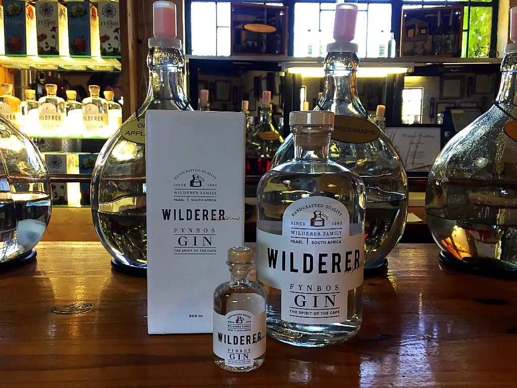 Wilderer_SA's tweet photo. Stock up on our @Wilderer Fynbos Gin, available in 3 sizes (1L, 500ml & 40ml), to suit all your gin needs!
#wildererfamily #wilderergin #fynbosgin #craftgin #weekendgin #weekendvibes #ginandtonic #gin https://t.co/Sowbf5WwsI