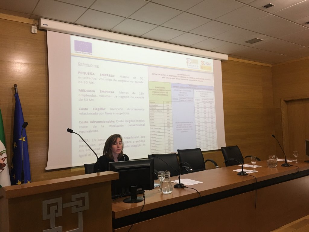 ClusterCsa's tweet photo. Izaskun de @IDAE_eficiencia nos presenta el programa de ayudas #pareerII que se encuentra en convocatoria abierta https://t.co/UPEz5Oyncg