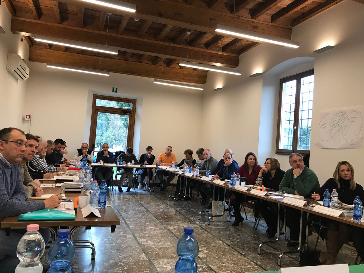 FisascatCisl75's tweet photo. #Formazione @fisascat Prosegue al Centro Studi @CislNazionale VIII edizione Corso Lungo riservato a 30 giovani sindacalisti di tutta Italia. “Il nuovo sistema di relazioni sindacali, tipologie contrattuali, innovazione tecnologica e sviluppi II livello” il leitmotiv del II Modulo https://t.co/GQKzIsTQBl