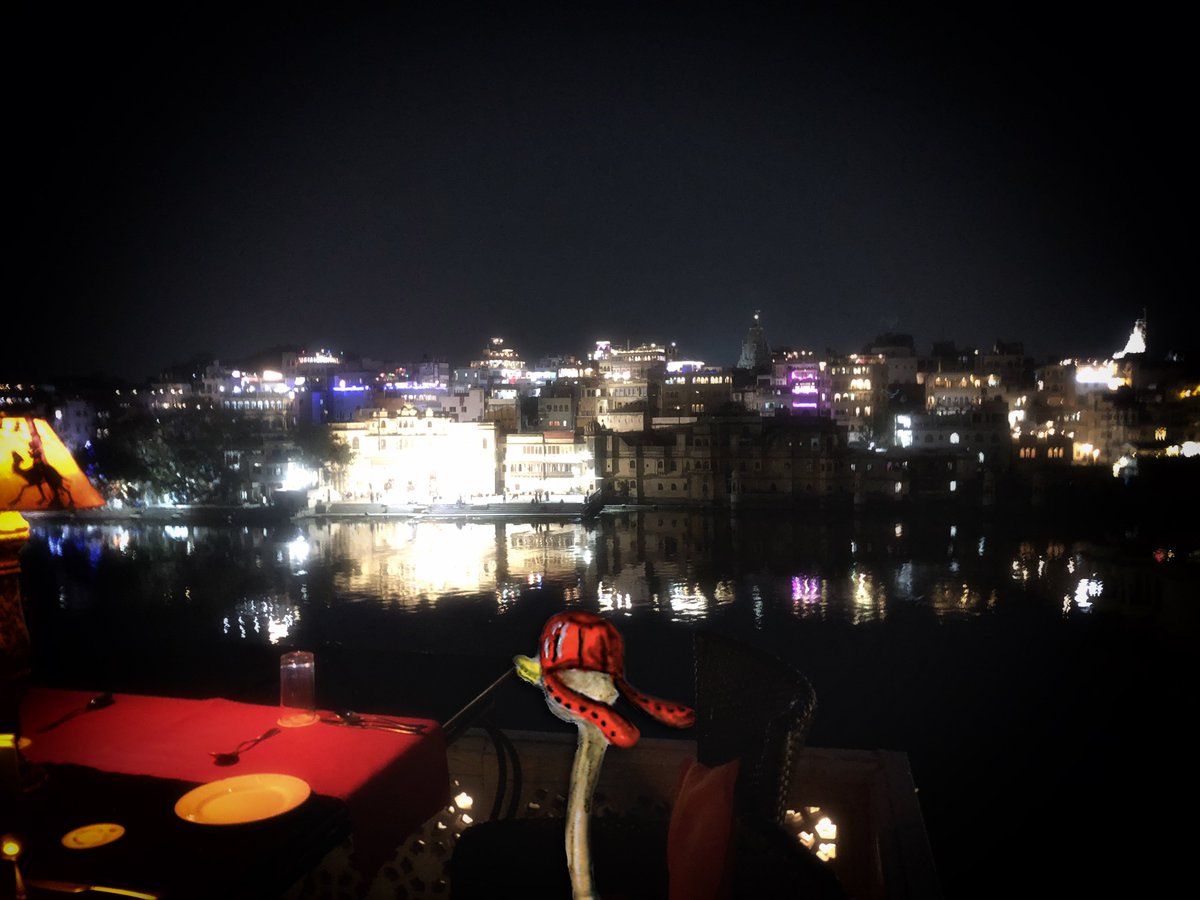 PaolaMerolli's tweet photo. Sbruffo a cena sulle rive di un lago! 🌙💦📖 🇮🇳️
#favola #bambini #viaggio #avventura #Sbruffo #bookstagram #14marzo Qui trovate il booktrailer della favola: https://t.co/YERFrfqprg 🎬 📖 💕
Per conoscere Sbruffo: https://t.co/8S9xX4Iu6D https://t.co/MRv1K3SlLk