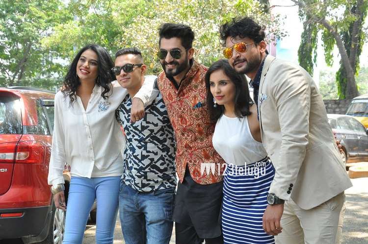 123telugu's tweet photo. Photos : #Aithe2Point0 movie press meet
https://t.co/U3YeeI2lAm https://t.co/IqIT2jDCJ1