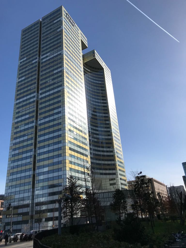 Esivla86's tweet photo. #thekhube at KPMG Paris to see the #insightcentre #data #visualization #Analytics @ThomasEvansMP @EmilieProdent @KPMGLuxembourg https://t.co/w5nXTIcDBZ