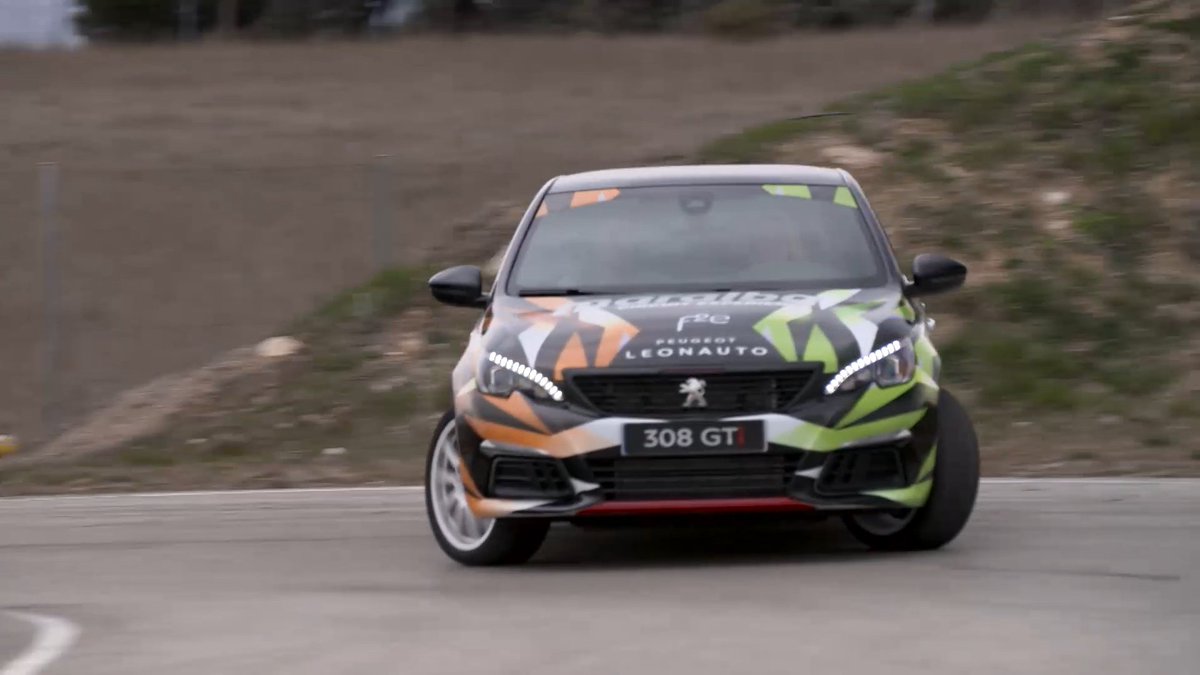 CCubicos's tweet photo. Este sábado nos visita @patrymontero en #CCubicos158 a las 10:00! Le esperan dos retos de invierno en los que tendrá que domar un coche con muy poca adherencia de los chicos de @EasydriftSpain en el circuito de @KartingAB ¡No te lo pierdas! https://t.co/8ddeBXx2Ap