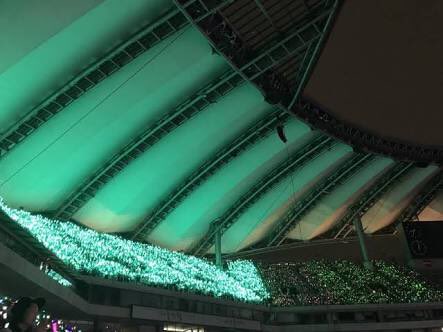 whenshinee's tweet photo. Why is SHINee called SHINee?

In the english language, when you add -ee to something, it becomes the recipient of. Like trainee receives training, employee- employement, like SHINee - Shine - light.

SHINee are called SHINee bc they are the ones who receive light. https://t.co/23kUsjmJgY