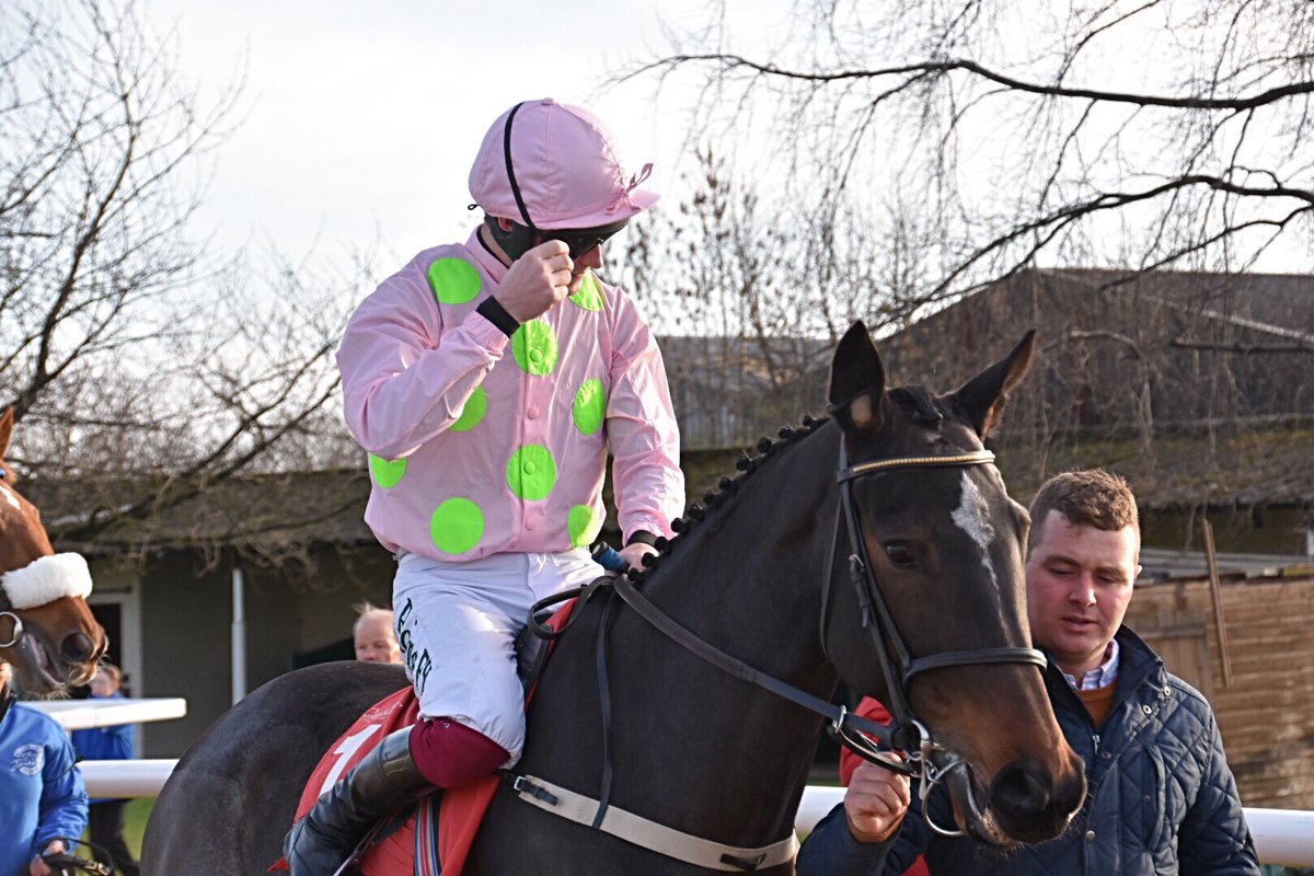 mrossi11's tweet photo. @CarlisleRaces @CheltenhamRaces Ooh, #BenieDesDieux winning on the 3rd December last year. #CarlisleRaces #FirstClassRacing #CheltenhamFestival https://t.co/I4z8m9yuUM