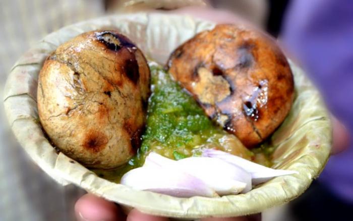 Bibin_Alexander's tweet photo. @BOX8_in A3) Litti Chokha from Bihar #FunWithBox8 @BOX8_in https://t.co/fq7LuSLgme