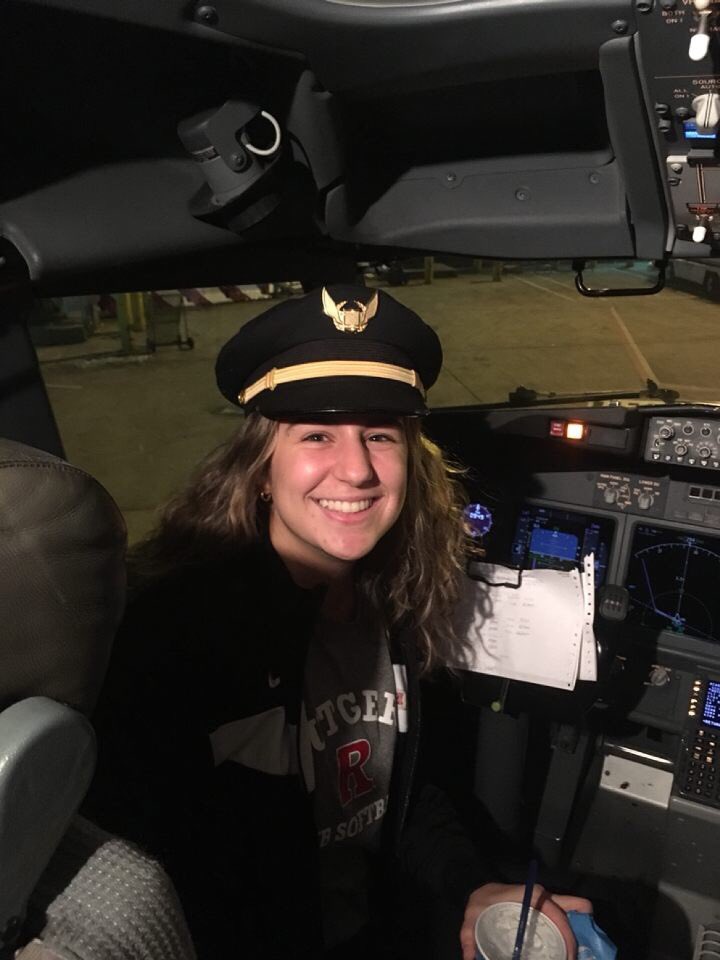RUsoftballCLUB's tweet photo. Guess who's flying the plane to Tampa today... spring training here we come!! ⚾️ #StrongHandNation https://t.co/miEmeZS88v